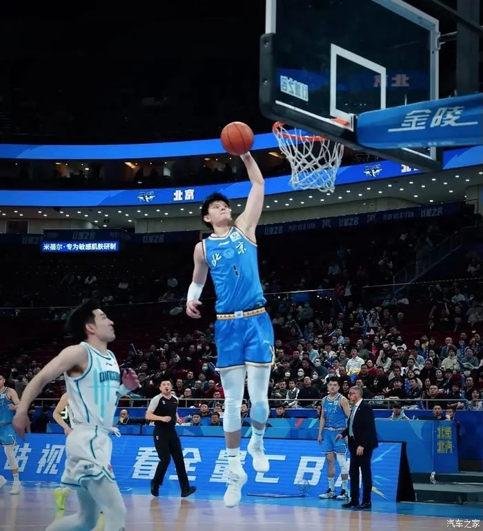 开云体育入口-北京男篮对阵大连队，全队备战意志坚定(北京男篮对阵大连队,全队备战意志坚定不移)
